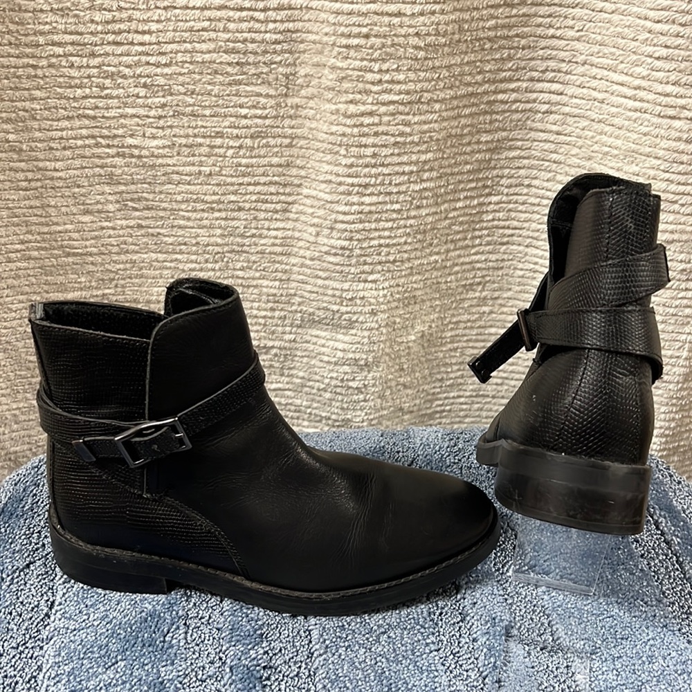 Topshop Boots 6.5 Womens Blanche Black Leather Ankle Boots Pull On Buckle Modern